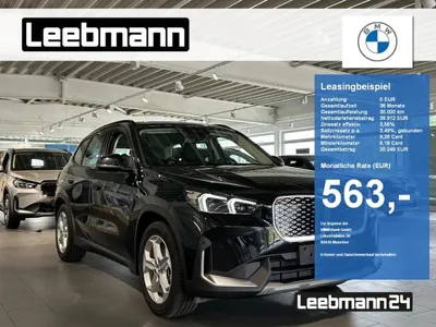 BMW BMW iX1 xDrive30 18-Zoll/PremiumPaket/AHK/SportSitze im Auto Abo von LeasingMarkt.de