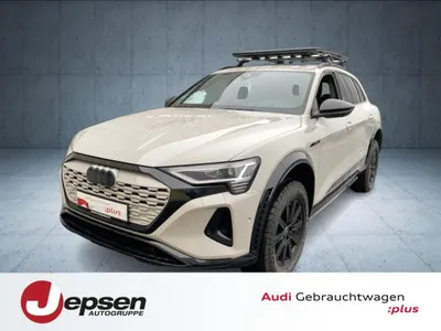 Audi Audi Q8 e-tron edition Dakar 55 qu Matrix HUD Pano ACC im Auto Abo von LeasingMarkt.de