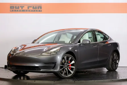 Tesla TESLA Model 3 Performance Dual Motor AWD im Auto Abo von CARIFY
