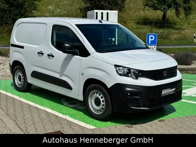 Peugeot Peugeot e-Partner e Partner Premium 50 kWh Länge 1 4.400mm, Navi, 3 Sitzer, PDC uvm. im Auto Abo von Faaren