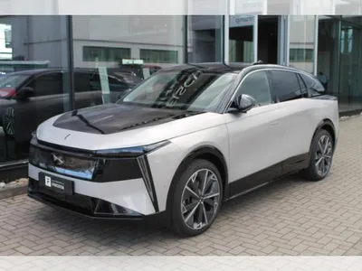 DS DS Automobiles N°7 LA PREMIÈRE • E-TENSE FWD 230 PS im Leasing von LeasingMarkt.de