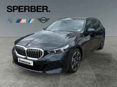 BMW BMW 520 i M Sportpaket*AHK*Standheizung*Harman Kardon* uvm. im Auto Abo von LeasingMarkt.de
