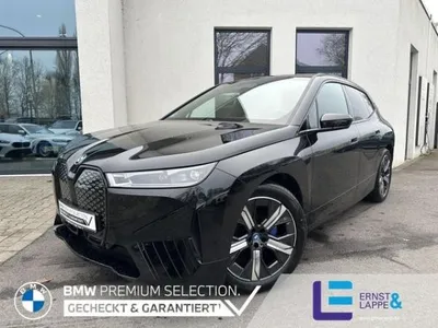 BMW BMW ix 50 || 1.000,-EUR Ladeguthaben Leder SkyLounge Laser AHK H&K im Auto Abo von LeasingMarkt.de