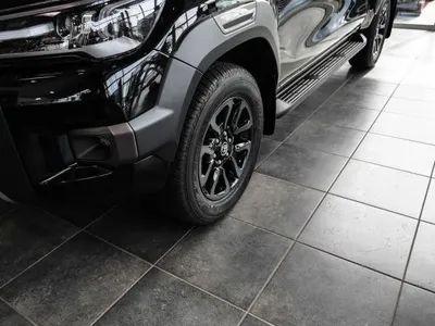 Toyota Toyota Hilux 2.8 D-4D DoubleCab 4X4 Invincible im Leasing von LeasingMarkt.de