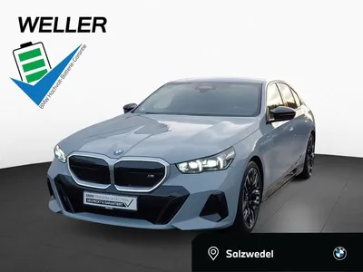 BMW BMW i5 M60 xDrive M Sport ACC AdapLED B&W AHK Kamera im Auto Abo von Null-Leasing