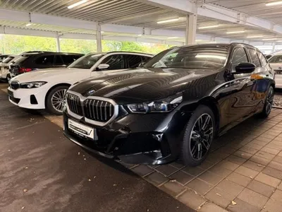 BMW BMW 520 i M Sportpaket*AHK*Harman Kardon*360 Kamera* uvm. im Auto Abo von LeasingMarkt.de