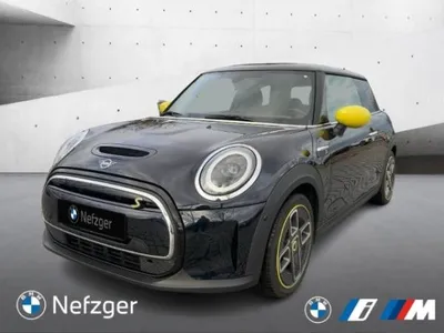 MINI MINI Cooper SE Classic Trim Panodach Navi digitales Cockpit LED im Auto Abo von LeasingMarkt.de