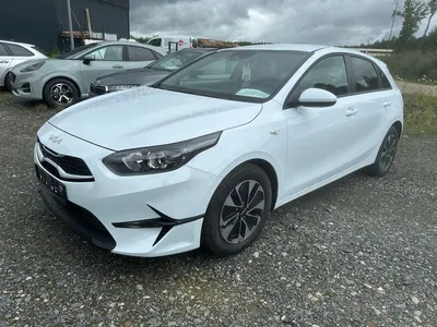 Kia Kia Ceed Kia Silver 1.5 T-GDI 103 kW (140 PS) 6-Gang im Auto Abo von Faaren