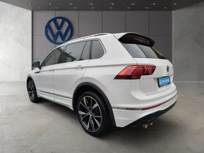 VW Volkswagen Tiguan 2.0 TSI DSG 4M. R Akrapovic Harman Kardon Navi IQ.Light DCC DAB+ FrontAssist im Leasing von LeasingMarkt.de