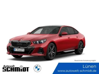 BMW BMW i5 xDrive40 Navi Bluetooth PDC Kurvenlicht im Auto Abo von LeasingTime