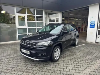 Jeep Jeep Compass Altitude 1.5 GSE T4 48V e-Hybrid Verfügbar in 2 Farben mit Allwetterreifen Abholung Mannheim im Auto Abo von LeasingTime