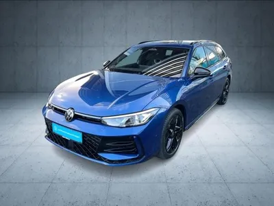 VW Volkswagen Passat Variant R-Line Pano HUD AHK IQ-Light im Auto Abo von LeasingMarkt.de