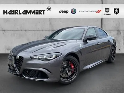 Alfa Romeo Alfa Romeo Giulia Quadrifoglio 2.9 V6 AKRAPOVIC+LEDER+PDC+KAMERA+CARPLAY im Auto Abo von LeasingMarkt.de