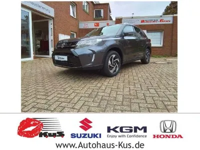Suzuki Suzuki Vitara Comfort+ 1.4l Allgrip SUV 129PS ❤️ HYBRID ⏱ Keyless, Tempomat, Navi, R-Cam, App Link kabellos❗❗❗❗ im Auto Abo von LeasingMarkt.de