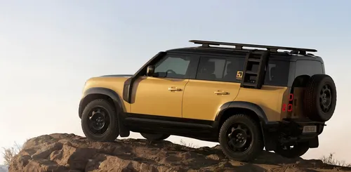 Land Rover Land Rover Defender DIE DEFENDER TROPHY EDITION 110 im Auto Abo von Faaren