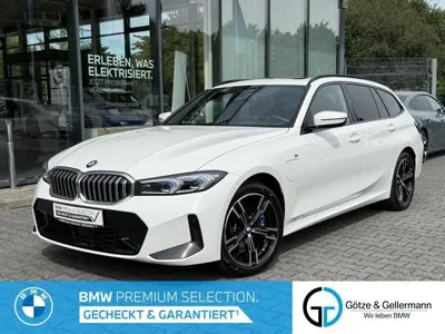BMW BMW 330 e xDrive Touring M Sportpaket //Pano FACELIFT im Auto Abo von LeasingMarkt.de