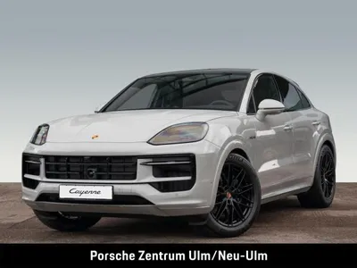 Porsche Porsche Cayenne E-Hybrid Coupé Black Edition kreide, SportDesign-Paket, AHK, 21-Räder, InnoDrive, Sitzbelüftung im Leasing von LeasingMarkt.de