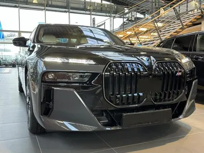 BMW BMW 760 M760e xDrive Vorführwagen ab 04/2025 verfügbar!!! im Auto Abo von LeasingMarkt.de