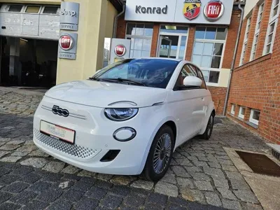 Fiat Fiat 500e CHRISTMAS EDITION -sofort verfügbar im Auto Abo von LeasingMarkt.de