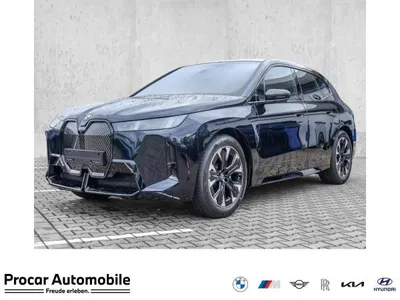 BMW BMW ix iX xDrive45 M Sport 360° Innovationspaket Sky Aktivlenkung im Leasing von LeasingTime