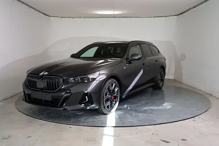 BMW BMW 5er Touring BMW 540d 223 kW (303 PS) 8-Gang Steptronic xDrive 3.0 Allrad im Auto Abo von Faaren
