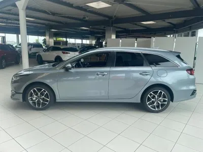 Kia Kia Ceed SW Ceed Sportswagon 1.5T 48V DCT 140 ULTIMATE STY im Leasing von LeasingMarkt.de