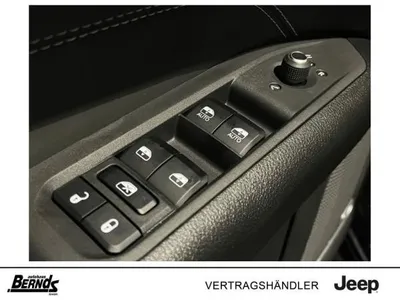Jeep Jeep Compass ✨MY25 ⚫BLACK-SUMMIT -MHEV - *19ZOLL*KAMERA*LED* -*NRW*--GEWERBE im Auto Abo von LeasingMarkt.de