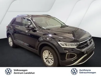 VW Volkswagen T-Roc 1.0 TSI SpurH LED LM KlimaA SHZ im Auto Abo von LeasingMarkt.de