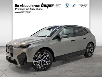 BMW BMW ix xDrive 40 i20 INTERIEURDESIGN/LASERLICHT/PANORAMADACH/UVM. im Auto Abo von LeasingMarkt.de