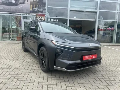 Toyota Toyota bZ4X Touring Teamplayer ACC LED SHZ 360° WäPu im Leasing von LeasingMarkt.de