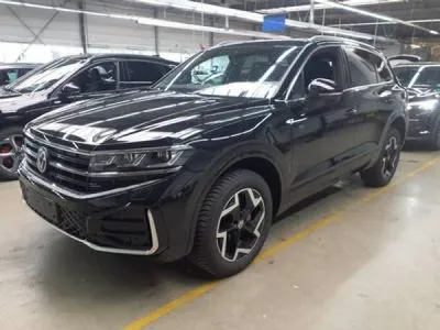 VW Volkswagen Touareg R-Line 3.0TDI +AHK+LUFT+ASSISTS+STDHZG+ im Leasing von LeasingMarkt.de