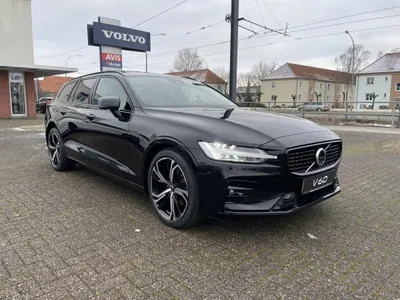 Volvo Volvo V60 B4 Plus Dark Pano AHK Sitzbelüft. FahrerAss H&K Sound im Auto Abo von LeasingMarkt.de