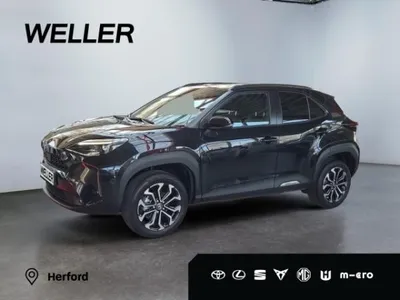 Toyota Toyota Yaris Cross Hybrid 130 1.5 BLACK +Winter-Paket im Auto Abo von LeasingMarkt.de