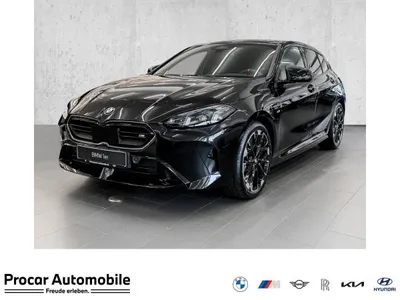 BMW BMW 135 M135 xDrive M Sportpaket * Panorama Glasdach * Lenkradheizung * Head-Up Display * Komfortzugang * 36 im Leasing von LeasingTime