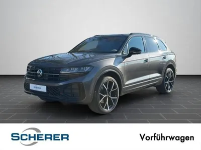 VW Volkswagen Touareg R-Line 3.0TDI AHK 22" HeadUp Pano Nachtsicht im Auto Abo von LeasingMarkt.de