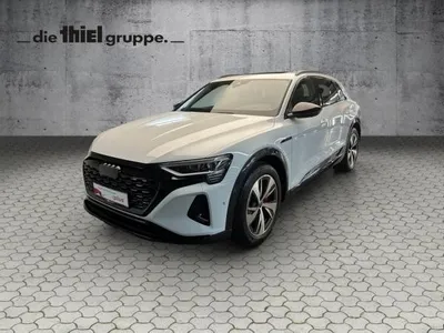 Audi Audi Q8 e-tron 55 - advanced - AHK/PANO/Matrix/HuD im Auto Abo von LeasingMarkt.de