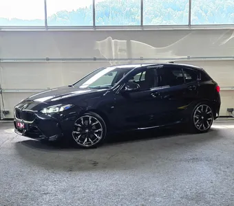 BMW BMW 120d M Sport Steptronic *Harman/Kardon*Abstandsregler*360°Kamera*CarPlay/AndroidAuto*HeadUpDisplay*Ambientebeleuchtung* im Auto Abo von CARIFY