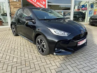 Toyota Toyota Yaris Teamplayer Hybrid 1,99 % LED ACC Apple CP im Auto Abo von LeasingMarkt.de