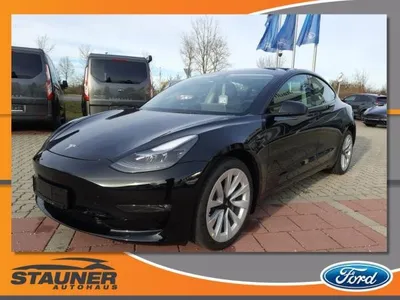 Tesla Tesla Model 3 Dual Motor Long Range ACC Auto-Pilot LED im Auto Abo von LeasingMarkt.de