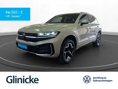 VW Volkswagen Touareg 3.0 TDI V6 4M R-Line AHK Matrix LM 19" Navi RFK ACC im Auto Abo von LeasingMarkt.de