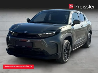 Toyota Toyota Urban Cruiser 128 kW FWD 5-Türer Teamplayer Lithium 61kW 2W im Leasing von LeasingTime