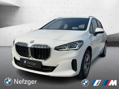 BMW BMW 218 Active Tourer i PANO HiFi HUD RFK AHK Komfortzugang im Auto Abo von LeasingMarkt.de